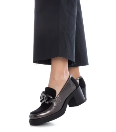 XTI Metallic and black shoes