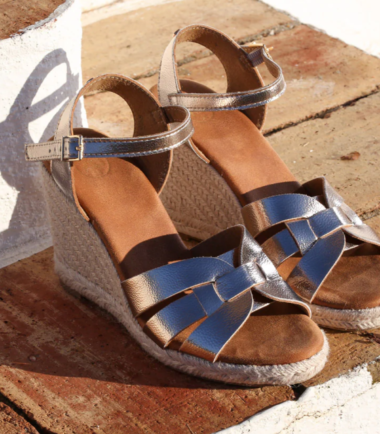 Rant and rave Mary Ann Wedge Champagne