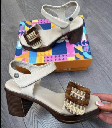 Refresh Ladies Beige Block Heel Sandal