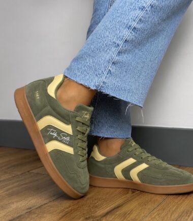 TEDDY SMITH (green  and yellow trainers)