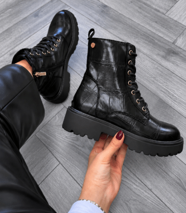 XTI black Biker Boot in croc