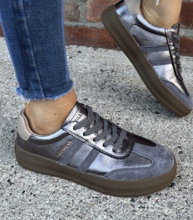 Drilleys metallic trainers